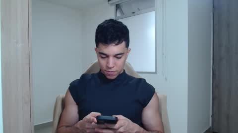 Snapshot of scott_brasher1 chatting on January 15, 2025, 8:58 pm Twitter Scott brasher1 Instagram Camiloestuardo2 online show from January 15, 2025, 8:58 pm