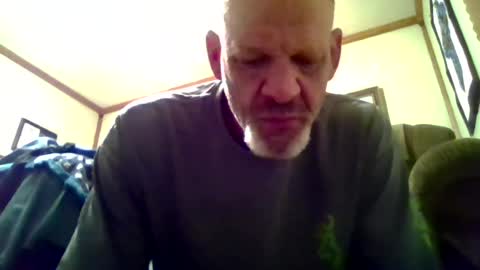 Snapshot of scotthuffsalot chatting on June 19, 2026, 6:07 am scotthuffsalot online show from June 19, 2026, 6:07 am