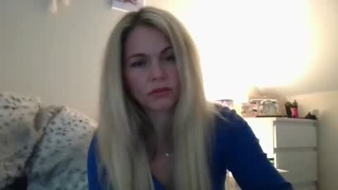 Snapshot of scottishlass1985 chatting on March 9, 2026, 11:36 am Scottishlass1985 online show from March 9, 2026, 11:36 am