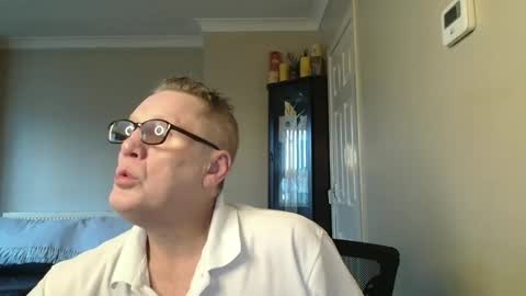 Snapshot of scottsman214 chatting on February 28, 2025, 5:15 pm James online show from February 28, 2025, 5:15 pm