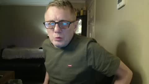 Snapshot of scottsman214 chatting on March 2, 2025, 8:29 pm James online show from March 2, 2025, 8:29 pm