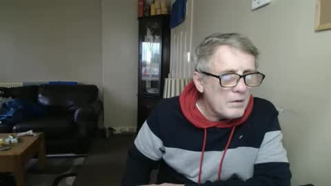 Snapshot of scottsman214 chatting on December 17, 2025, 2:01 pm James online show from December 17, 2025, 2:01 pm