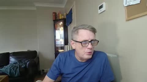 Snapshot of scottsman214 chatting on January 18, 2026, 11:47 am James online show from January 18, 2026, 11:47 am