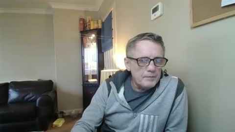 Snapshot of scottsman214 chatting on February 7, 2026, 11:58 am James online show from February 7, 2026, 11:58 am