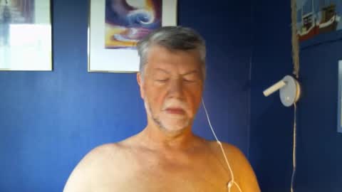 scottyen12 online show from May 5, 2026, 6:05 pm