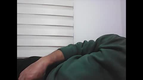 Snapshot of screw2 chatting on October 12, 2025, 9:25 pm Evren online show from October 12, 2025, 9:25 pm