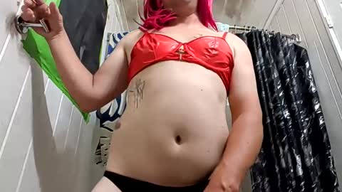 Snapshot of sdraftt45 chatting on May 11, 2026, 2:28 am Arin online show from May 11, 2026, 2:28 am