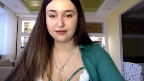 Elizabeth  online show from December 31, 2024, 11:42 am