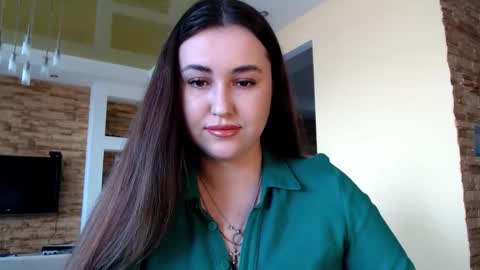 Elizabeth  online show from February 25, 2025, 10:47 am