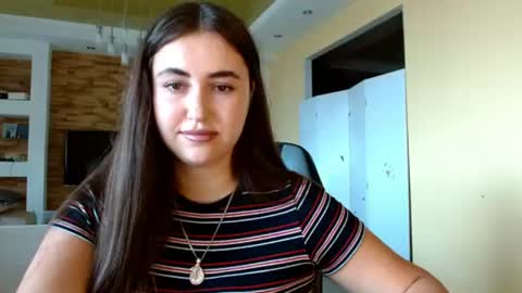 Elizabeth  online show from June 18, 2026, 9:14 am
