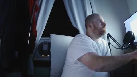 Snapshot of seanv24 chatting on September 27, 2025, 2:05 am seanv26 online show from September 27, 2025, 2:05 am