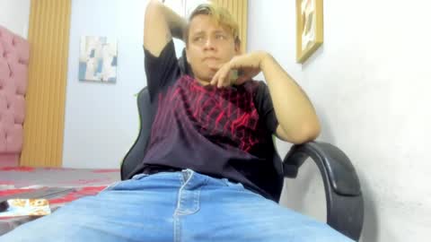 sebas_boycum19 online show from April 12, 2026, 2:05 am