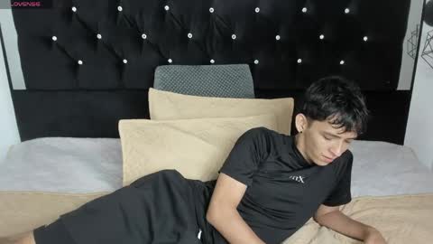 Sebastian Alvarez online show from May 8, 2026, 2:17 am