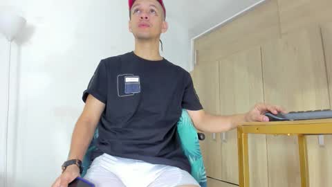 Snapshot of sebas_n chatting on January 18, 2026, 3:16 pm Sebastian online show from January 18, 2026, 3:16 pm
