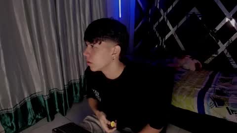 sebas_pretty7 online show from December 19, 2025, 12:23 pm