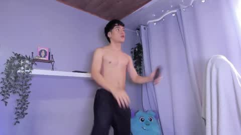 Snapshot of sebas_rosse chatting on May 21, 2026, 4:47 pm sebastian online show from May 21, 2026, 4:47 pm