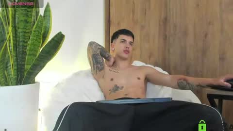 Snapshot of sebas_w01 chatting on August 6, 2026, 5:48 pm sebastian online show from August 6, 2026, 5:48 pm