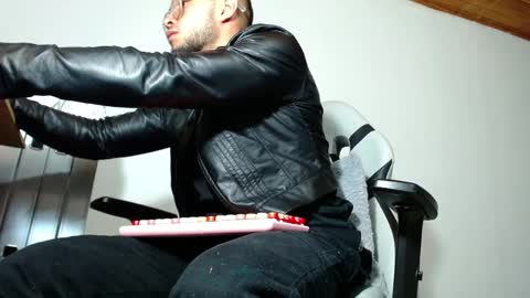Snapshot of sebastian_025 chatting on April 6, 2026, 4:46 am Sebastian online show from April 6, 2026, 4:46 am
