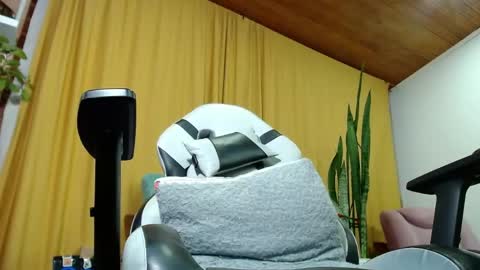 Snapshot of sebastian_025 chatting on April 20, 2026, 3:42 am Sebastian online show from April 20, 2026, 3:42 am