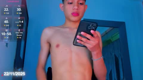 Sebastian online show from November 22, 2025, 8:52 pm