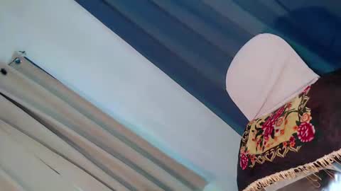 kwen online show from September 30, 2025, 3:50 pm