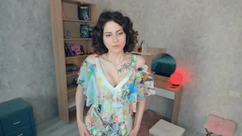 Mia online show from May 14, 2026, 7:37 am