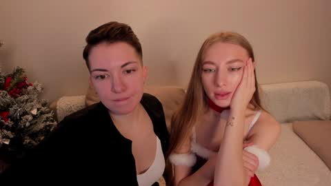 Snapshot of secret_dreams_ chatting on January 1, 2025, 11:05 am Amanda and pair in a real life we love each other but can play with you online show from January 1, 2025, 11:05 am