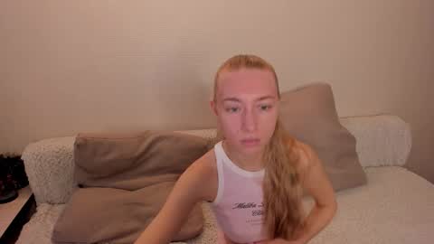 Snapshot of secret_dreams_ chatting on October 25, 2025, 6:54 am Amanda and pair in a real life we love each other but can play with you online show from October 25, 2025, 6:54 am