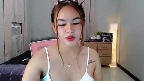 Snapshot of secret_lover22 chatting on February 12, 2025, 11:40 am Chloe online show from February 12, 2025, 11:40 am