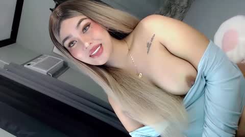 Snapshot of secret_lover22 chatting on February 27, 2025, 12:10 am Chloe online show from February 27, 2025, 12:10 am