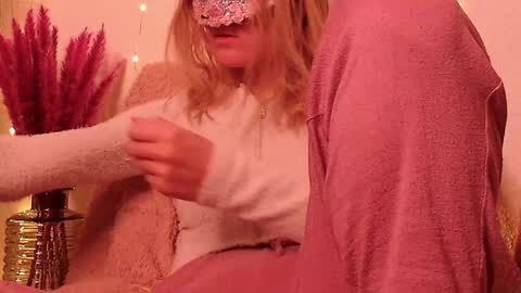 Anni online show from December 26, 2024, 4:21 am