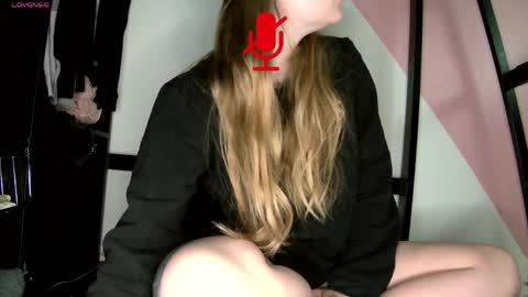 Snapshot of secretcouple67 chatting on May 7, 2026, 8:42 am secretcouple67 online show from May 7, 2026, 8:42 am