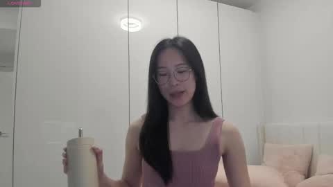 Snapshot of secretgirlfriendxo chatting on November 22, 2025, 1:04 am Angela online show from November 22, 2025, 1:04 am