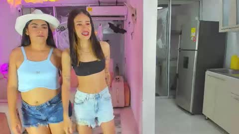 Snapshot of secrethause71605 chatting on October 26, 2025, 9:53 pm NIKOL online show from October 26, 2025, 9:53 pm