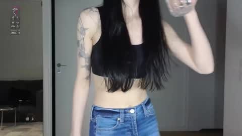 Sara online show from March 10, 2026, 8:58 pm