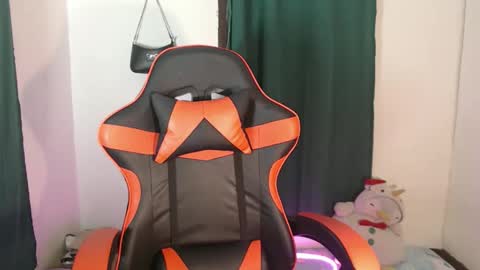 Snapshot of seductive_chailyn chatting on November 10, 2025, 4:44 am just call me baby online show from November 10, 2025, 4:44 am