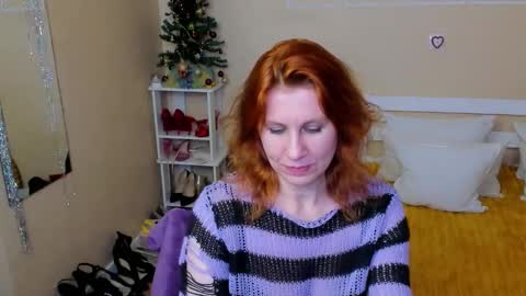 seductive_foxy_ online show from December 19, 2025, 11:45 pm