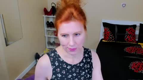 seductive_foxy_ online show from April 25, 2026, 11:57 am
