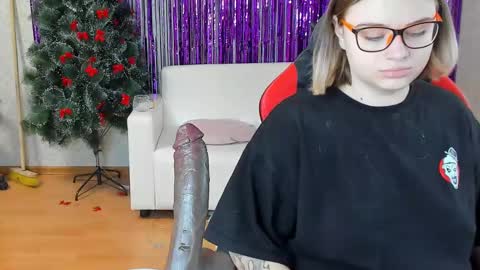 Snapshot of seductive_she_wolf chatting on February 3, 2025, 11:20 am seductive_she_wolf online show from February 3, 2025, 11:20 am