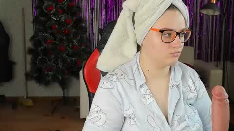 Snapshot of seductive_she_wolf chatting on February 5, 2025, 10:51 am seductive_she_wolf online show from February 5, 2025, 10:51 am