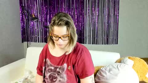 Snapshot of seductive_she_wolf chatting on February 27, 2025, 7:55 am seductive_she_wolf online show from February 27, 2025, 7:55 am