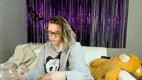 Snapshot of seductive_she_wolf chatting on March 2, 2025, 8:29 pm seductive_she_wolf online show from March 2, 2025, 8:29 pm