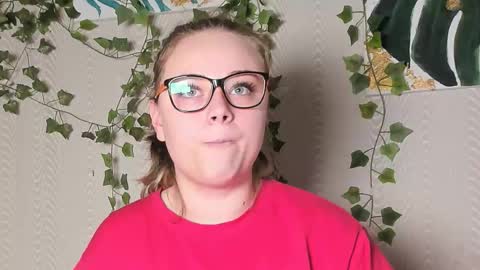 Snapshot of seductive_she_wolf chatting on November 2, 2025, 6:43 pm seductive_she_wolf online show from November 2, 2025, 6:43 pm