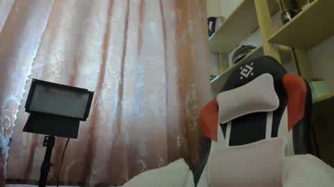 Snapshot of seductive_she_wolf chatting on November 4, 2025, 12:48 pm seductive_she_wolf online show from November 4, 2025, 12:48 pm