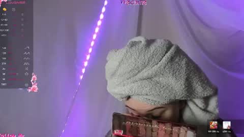 seductive_she_wolf online show from June 21, 2026, 7:22 am