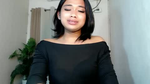 Snapshot of seductivedeluxe69 chatting on May 15, 2026, 2:40 am Deluxe online show from May 15, 2026, 2:40 am