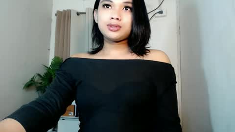 Snapshot of seductivedeluxe69 chatting on May 15, 2026, 7:32 pm Deluxe online show from May 15, 2026, 7:32 pm