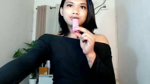 Snapshot of seductivedeluxe69 chatting on May 21, 2026, 5:03 am Deluxe online show from May 21, 2026, 5:03 am