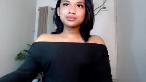 Snapshot of seductivedeluxe69 chatting on May 23, 2026, 6:23 pm Deluxe online show from May 23, 2026, 6:23 pm