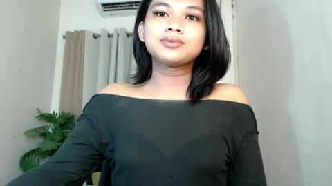 Snapshot of seductivedeluxe69 chatting on June 10, 2026, 7:18 am Deluxe online show from June 10, 2026, 7:18 am